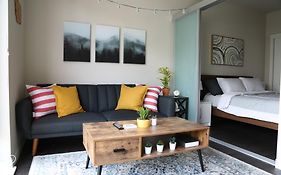 Queen Anne Abode - 1 Block From Cpa! - Free Parking!